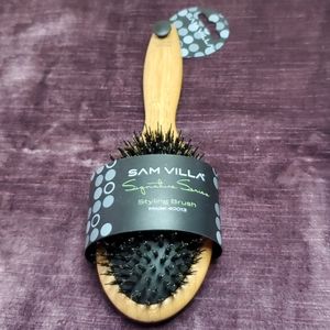 Sam Villa styling brush